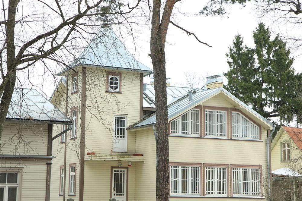 Sun Shine Apartments Jūrkalne Екстериор снимка